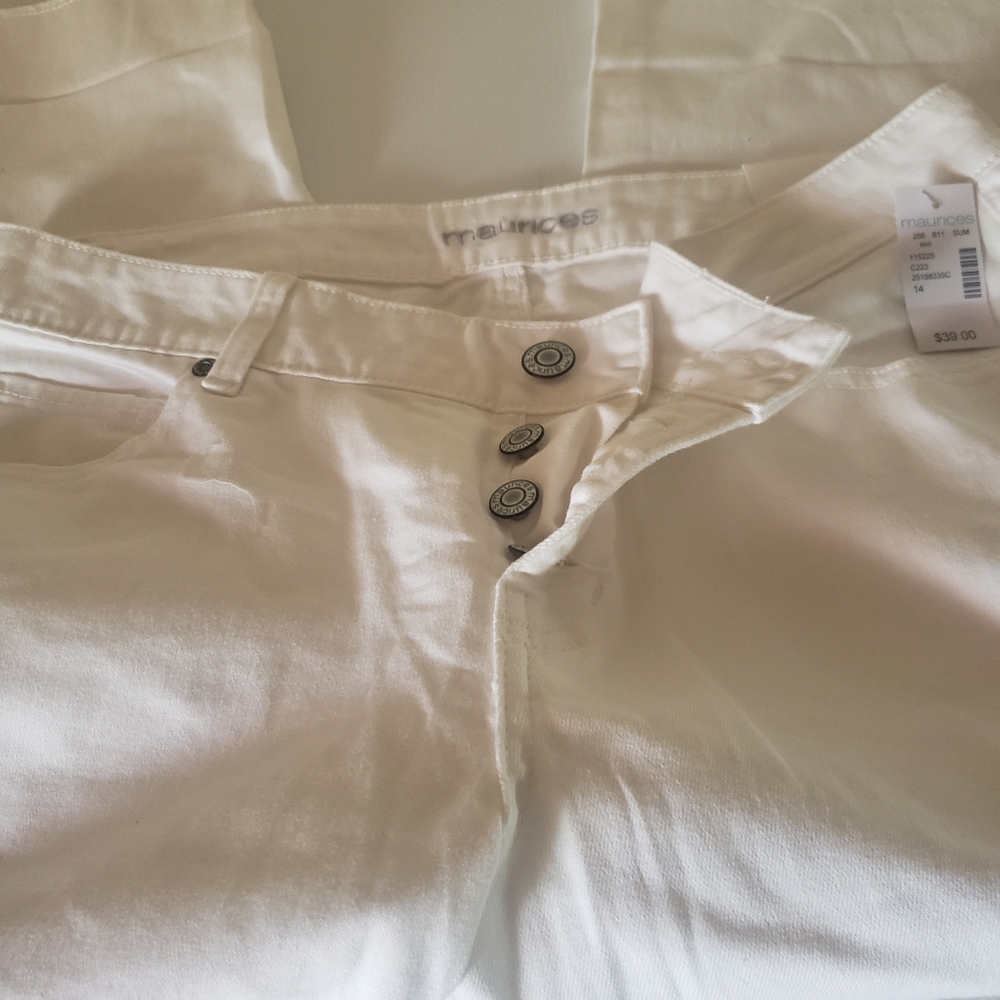 Maurices white crop pants
